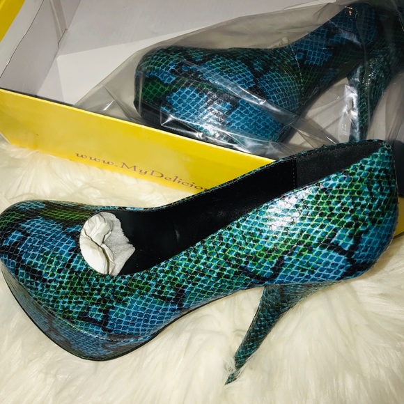 Heels - Picture 2 of 2